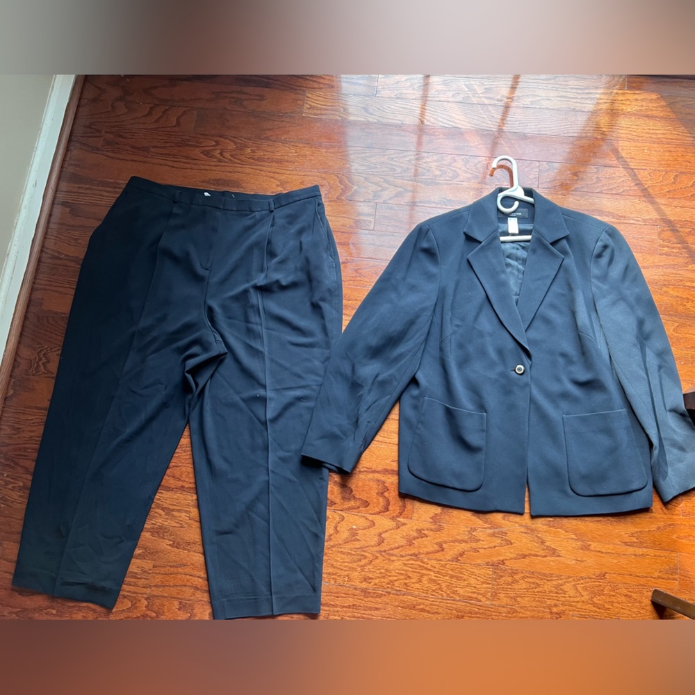 Jones New York Navy Blazer and Pants Set Size 18W-22W